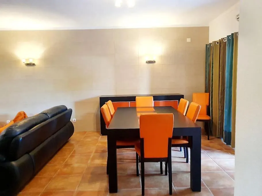 Holiday home Lovely Beach House Moradia V4 Com Piscina Altura
