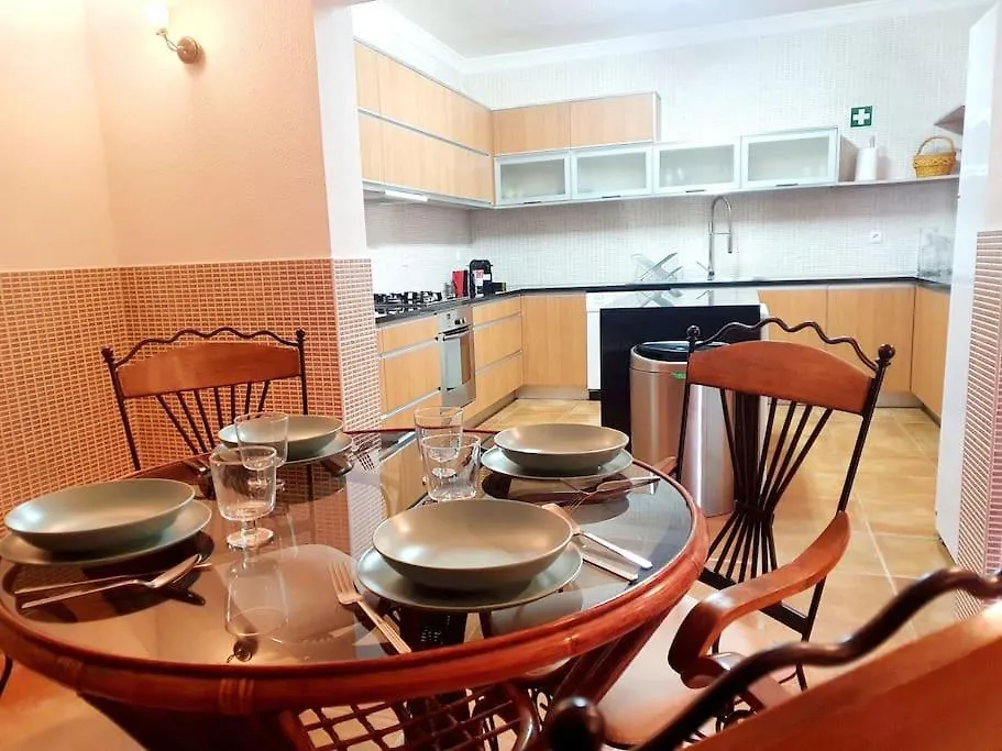 Lovely Beach House Moradia V4 Com Piscina Altura 0*,