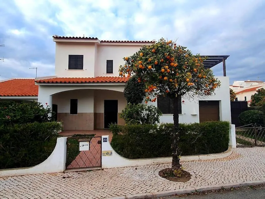 Lovely Beach House Moradia V4 Com Piscina Altura
